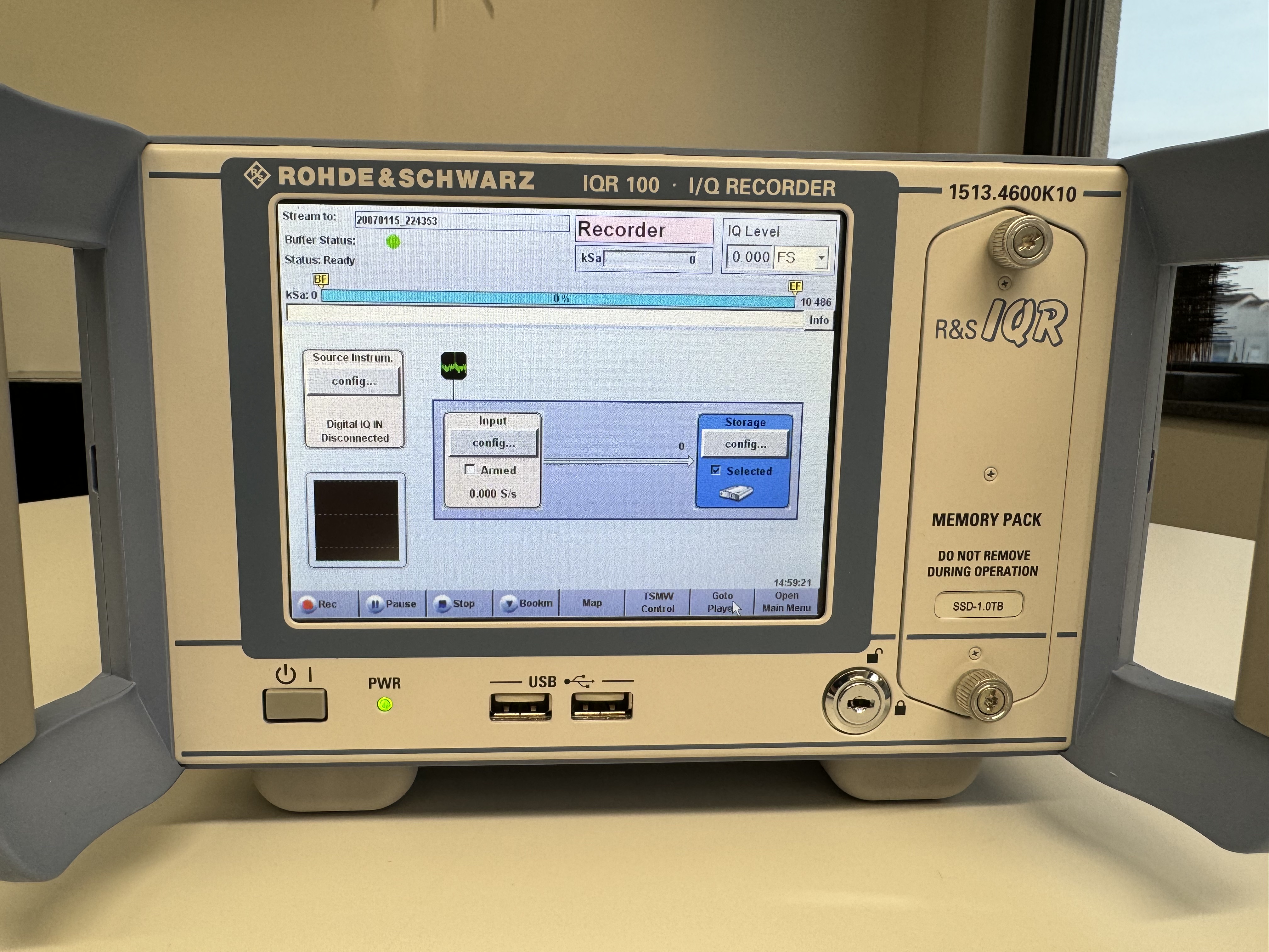 Rohde & Schwarz IQR100 I/Q-Datenrekorder – Produktansicht