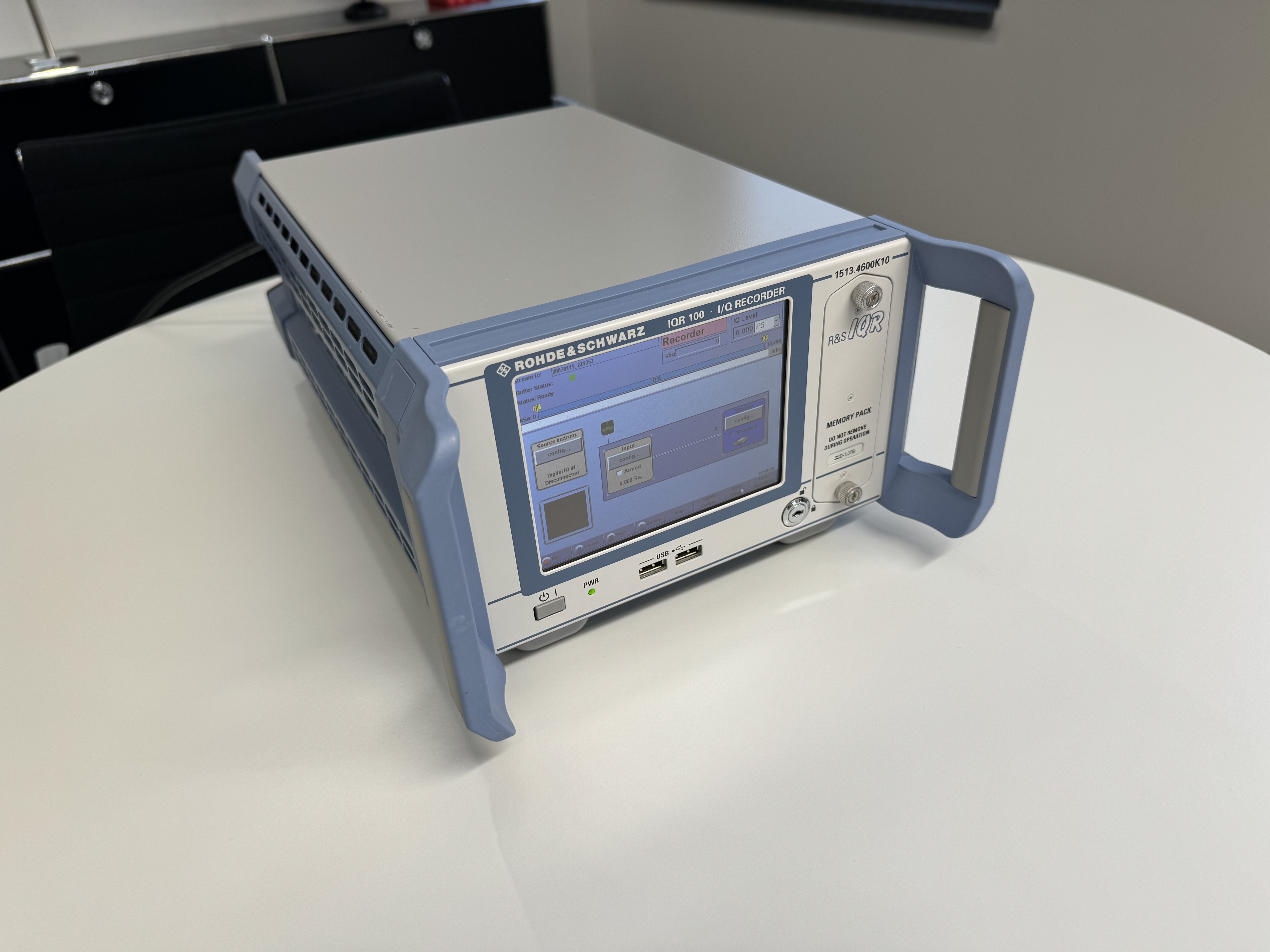 Rohde & Schwarz IQR100 I/Q-Datenrekorder – Produktansicht
