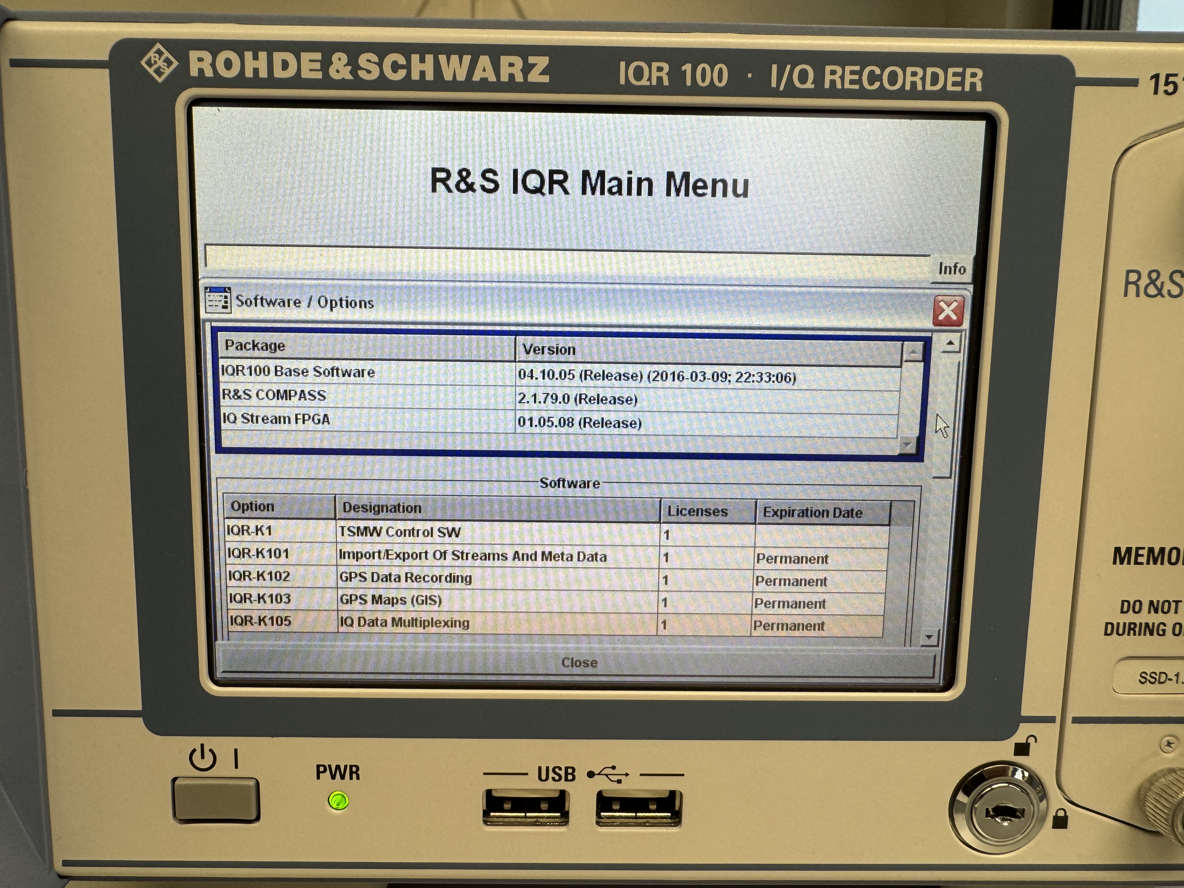 Rohde & Schwarz IQR100 I/Q-Datenrekorder – Produktansicht