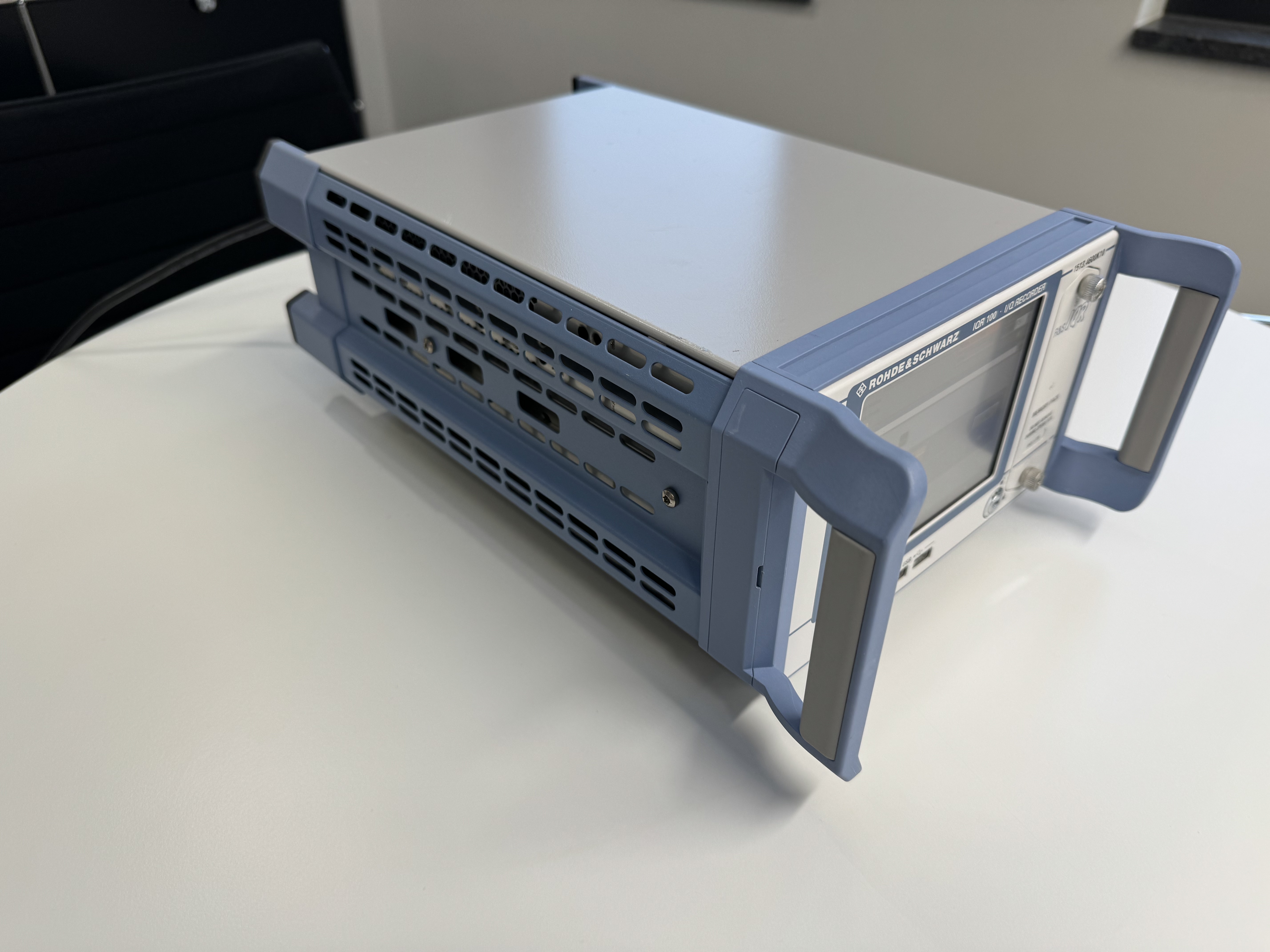 Rohde & Schwarz IQR100 I/Q-Datenrekorder – Produktansicht